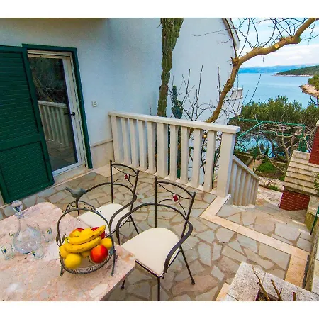 Villa Stunning 7-bed In With Pool Maslinica