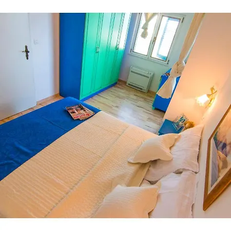 Stunning 7-bed In With Pool *