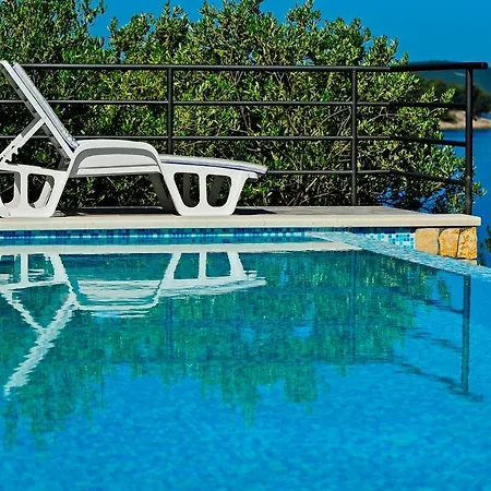 Stunning 7-bed In With Pool